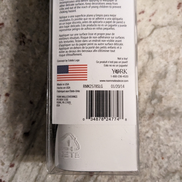 Peel and Stick Zebra Bordered Wallpaper PANEL Animal Print Decal Roommates NEW - Picture 5 of 8